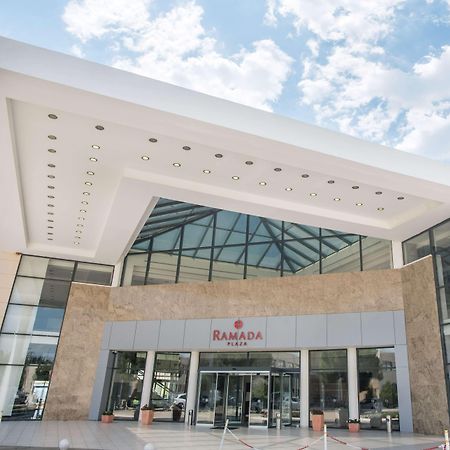 Ramada Plaza By Wyndham Thraki Alexandrópolis Exterior foto The entrance of the hotel