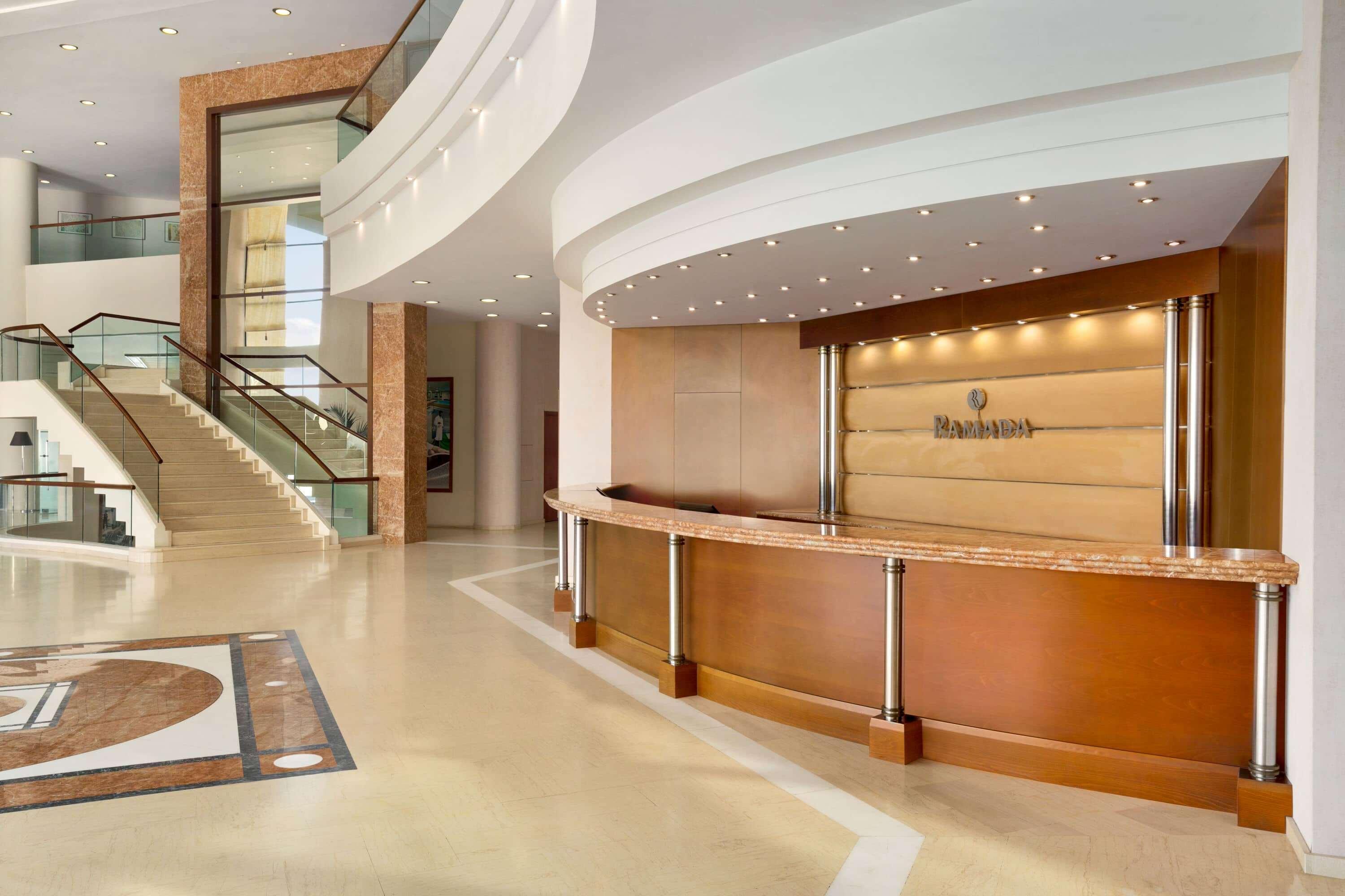 Ramada Plaza By Wyndham Thraki Alexandrópolis Exterior foto The lobby of the hotel