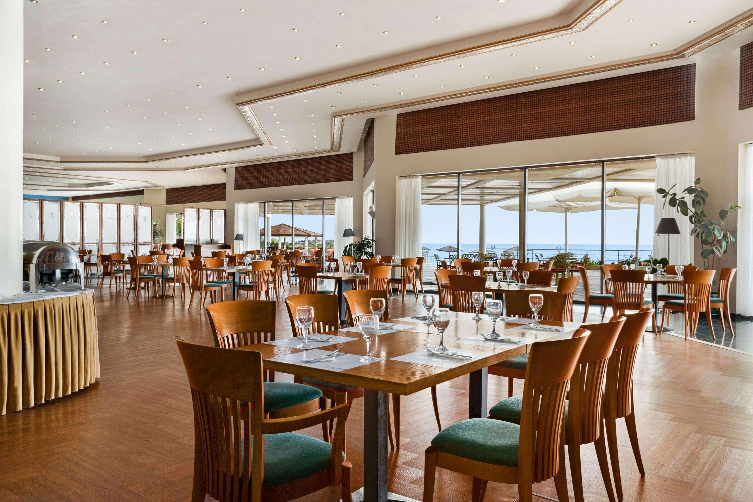 Ramada Plaza By Wyndham Thraki Alexandrópolis Exterior foto The restaurant