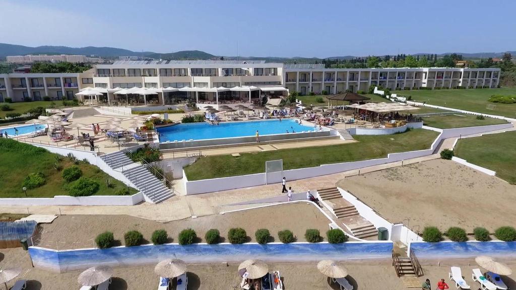 Ramada Plaza By Wyndham Thraki Alexandrópolis Exterior foto The hotel complex