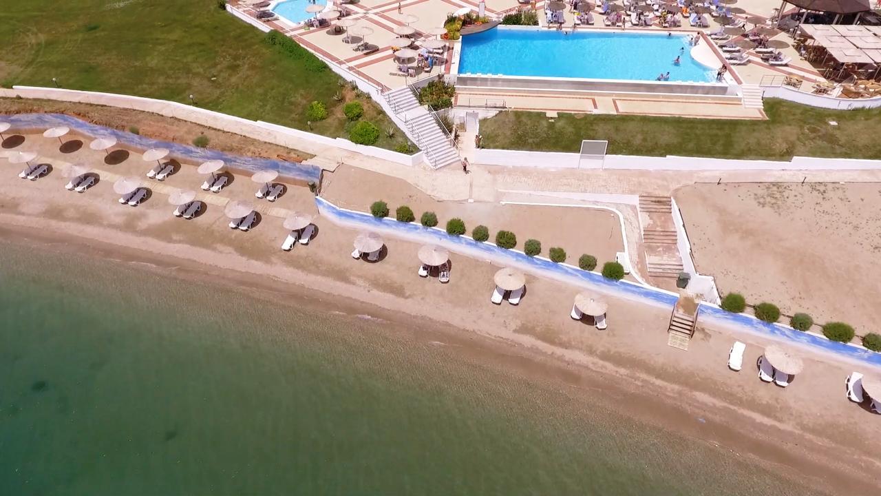 Ramada Plaza By Wyndham Thraki Alexandrópolis Exterior foto Aerial view of the beach