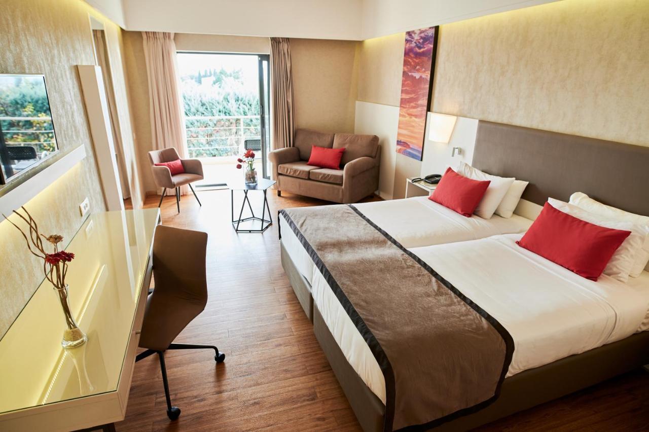 Ramada Plaza By Wyndham Thraki Alexandrópolis Exterior foto A room at the hotel